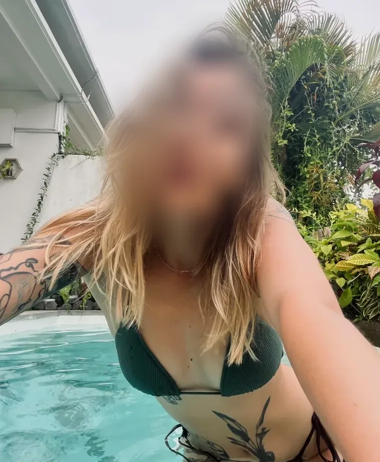 Andrea, 26