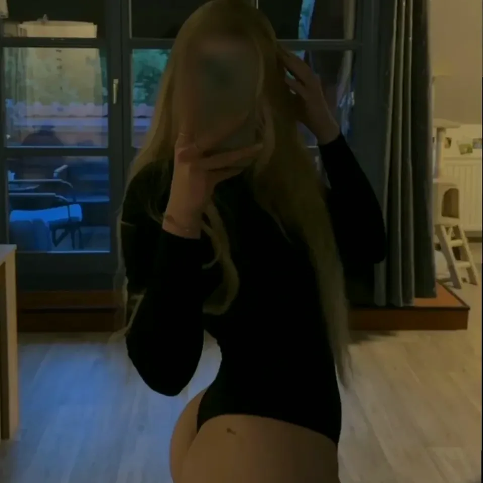 Elisa, 23