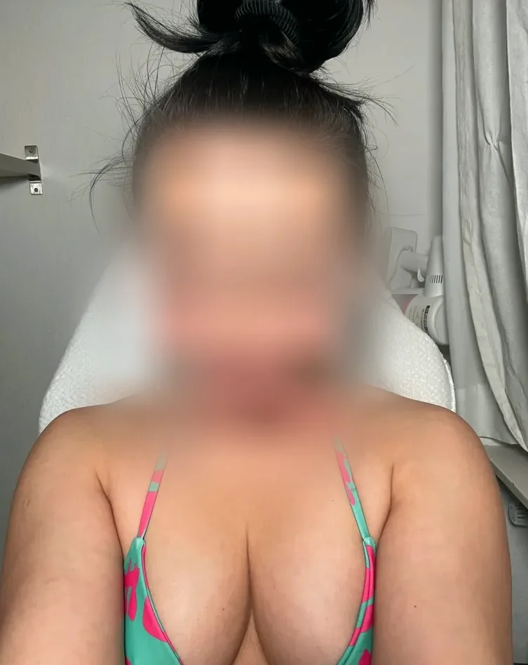Emilia, 37
