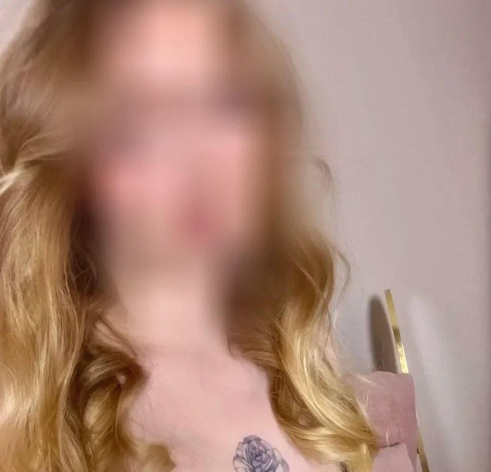 Leyla, 23