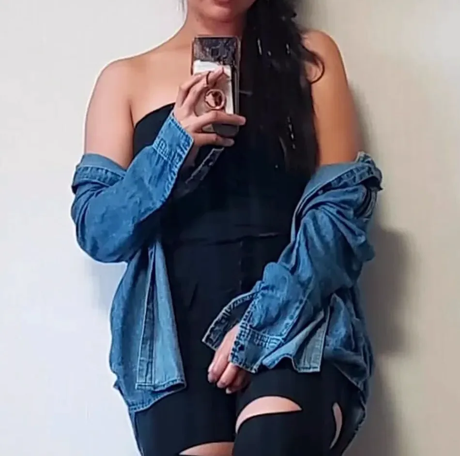 Özlem, 28